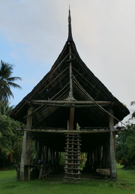 Tambaran house in Kanganamun