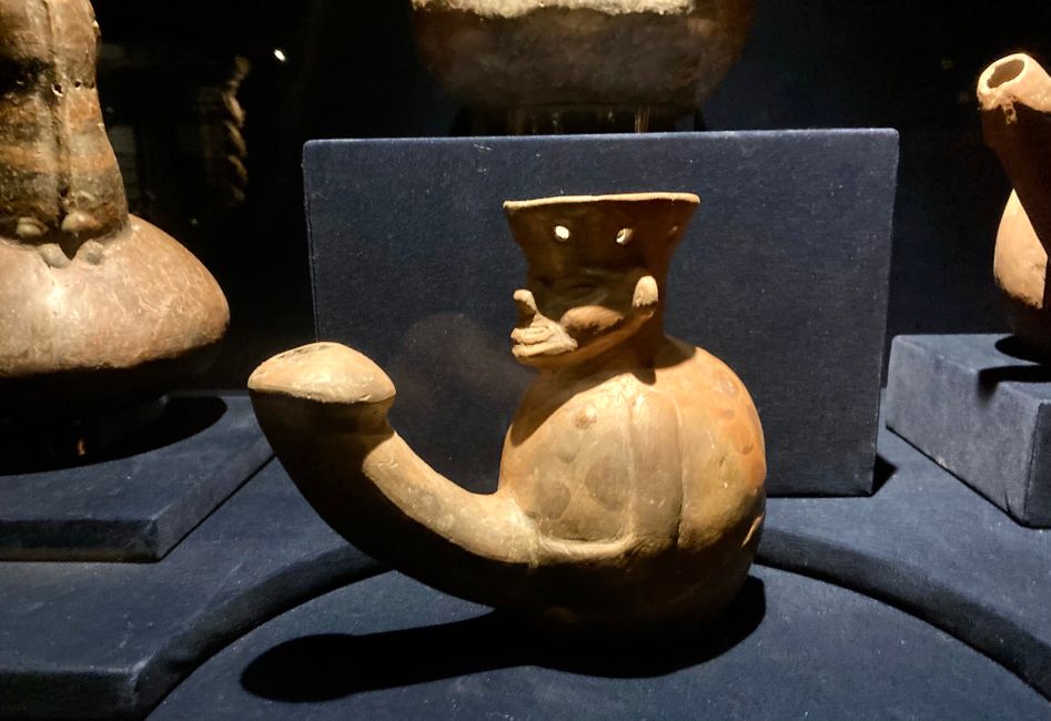 Im Museum: Erotische Zeremonie Trinkgefäße, 3000 Jahre alt…