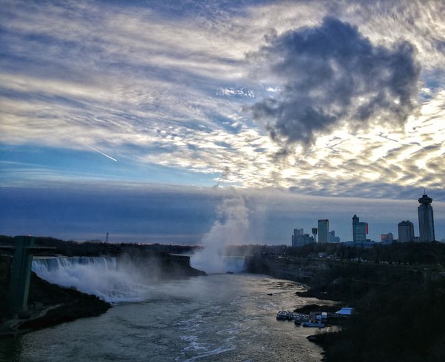 Walking to the USA - Niagara Falls