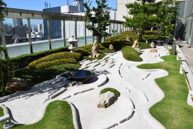 Kleiner Zen-Garten auf em Dach