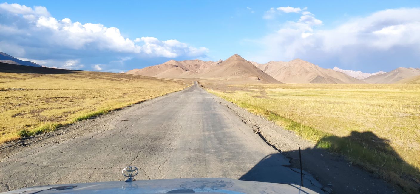 Hitchhiking through the Pamir mountains