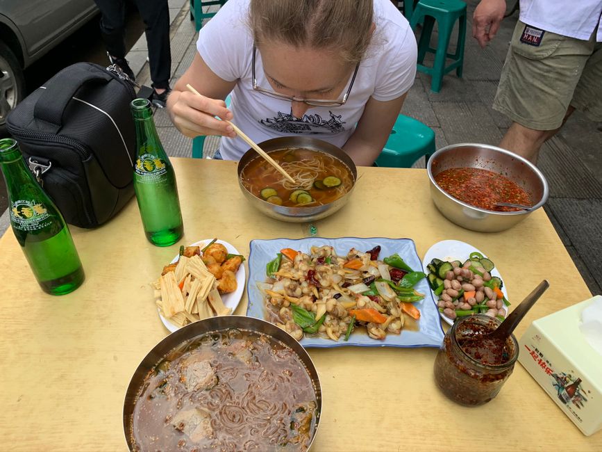 lunch in Dandong