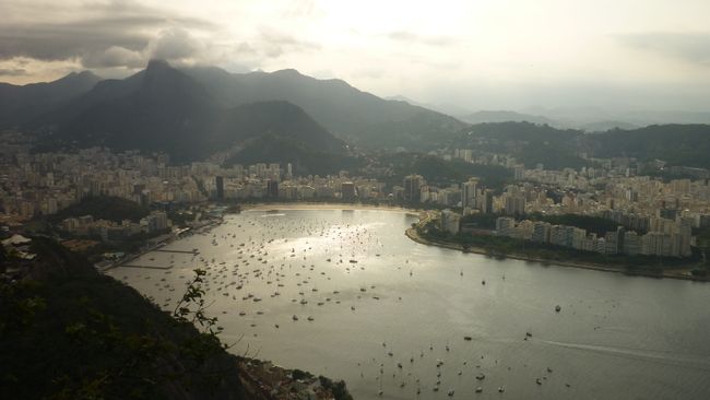 Praia de Botafogo with mountain backdrop