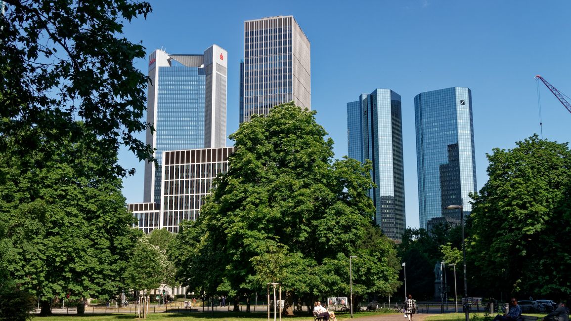 City stroll in Frankfurt