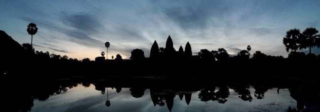 Sonnenaufgang in Angkor Wat 