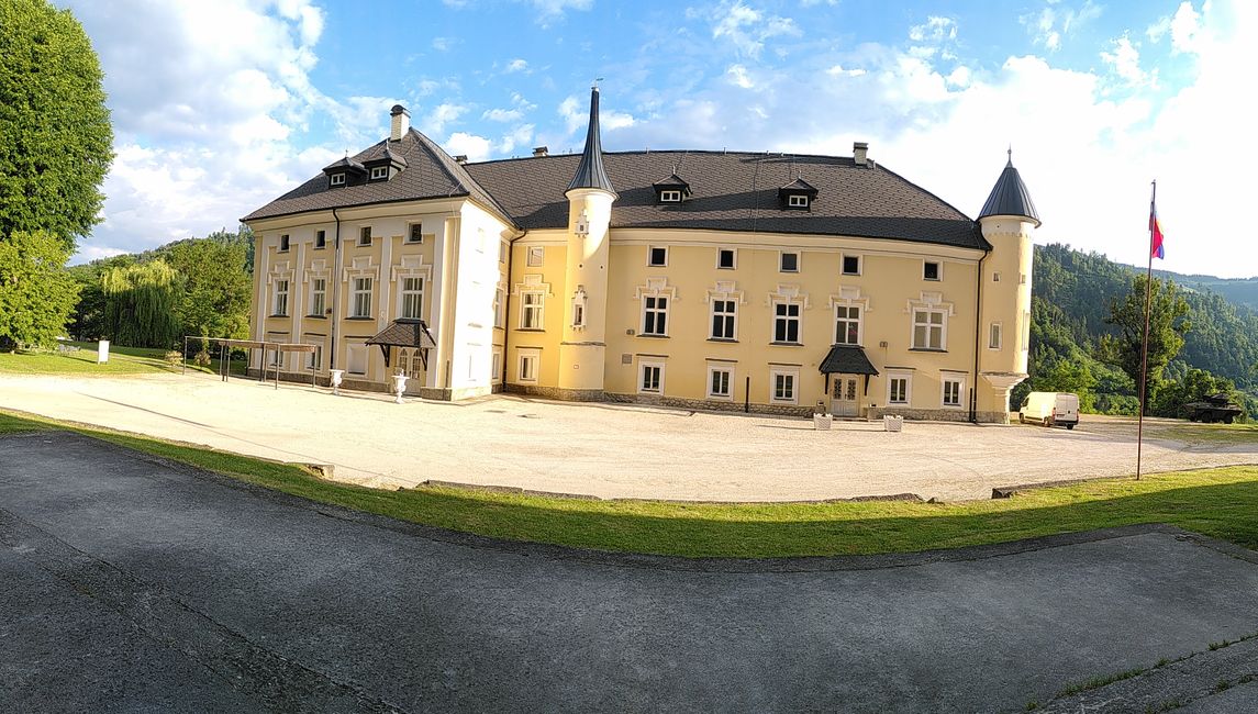Day 6: Dvorec Bukovje Castle