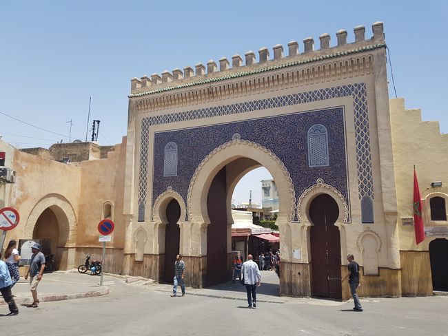 Tor in die Medina von Fes bei Tag 