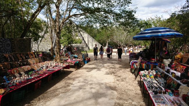 Chichén Itzá - very touristy!