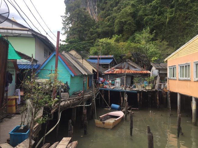 Boat trip through "Little Halong Bay"😜