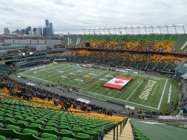 CFL game of the Edmonton Eskimos vs. Ottawa 34:16 in front of 27,126 spectators (55,000 capacity)