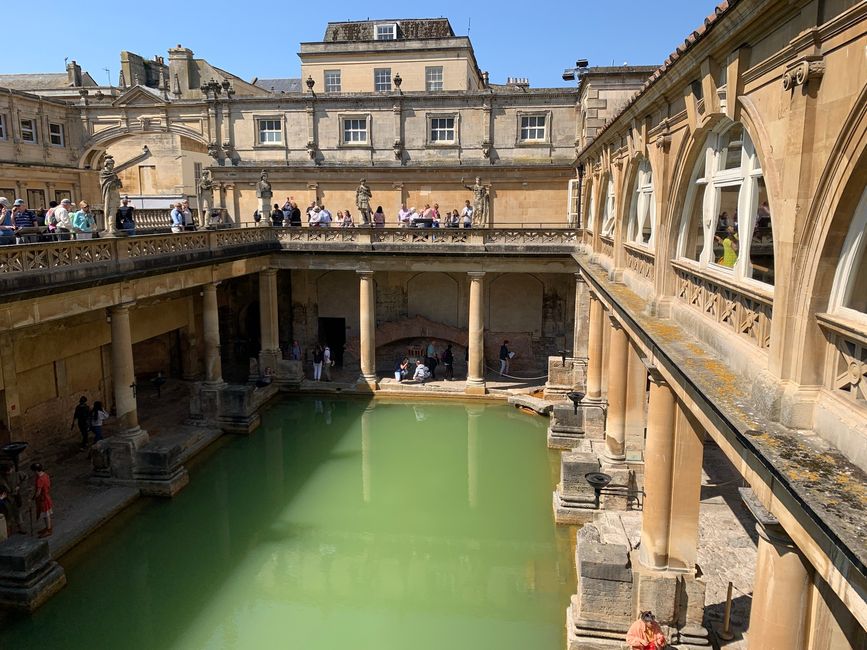 Bath: The Roman Bath / Caesar