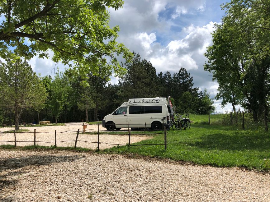 Theos Stellplatz im Camp