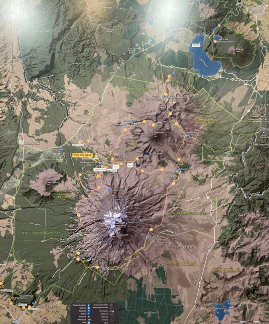 In der i-Site in Whakapapa Village angekommen schauen wir uns ersteinmal die Karten an...