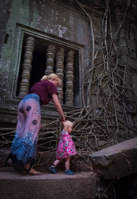 Etwa 40 km östlich von Angkor liegt der Tempel Beng Mealea. Hier wurden bisher kaum Restaurierungsarbeiten durchgeführt.