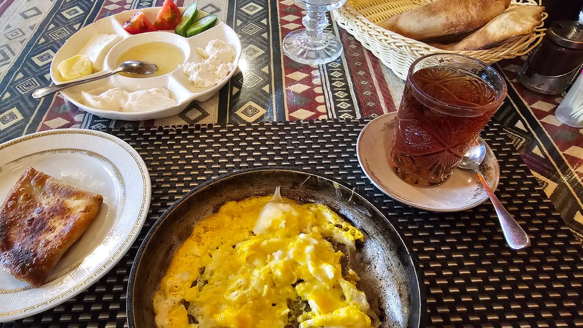 Frühstück im Xan Lankaran 