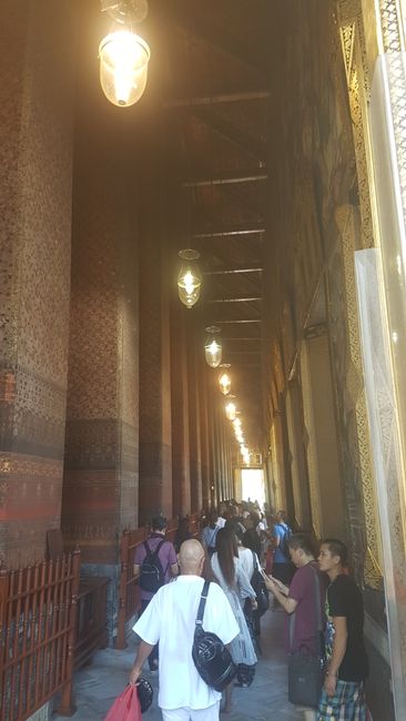 Eingangsbereich zum liegenden Buddha.