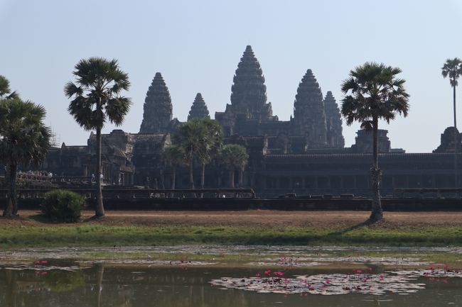 Angkor Wat bei Tageslicht.