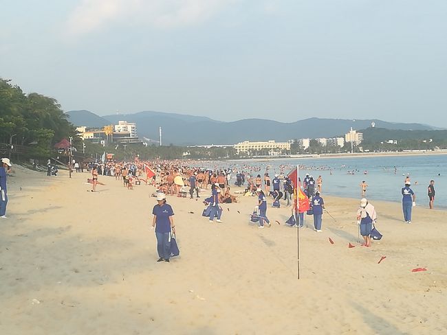 A bit crowded beach 😅