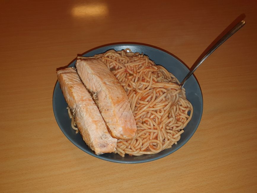 Masterful creativity - noodles with tomato sauce and salmon