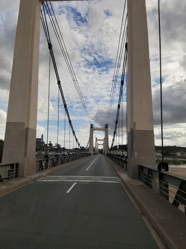bridge over the Loire to the parking spot