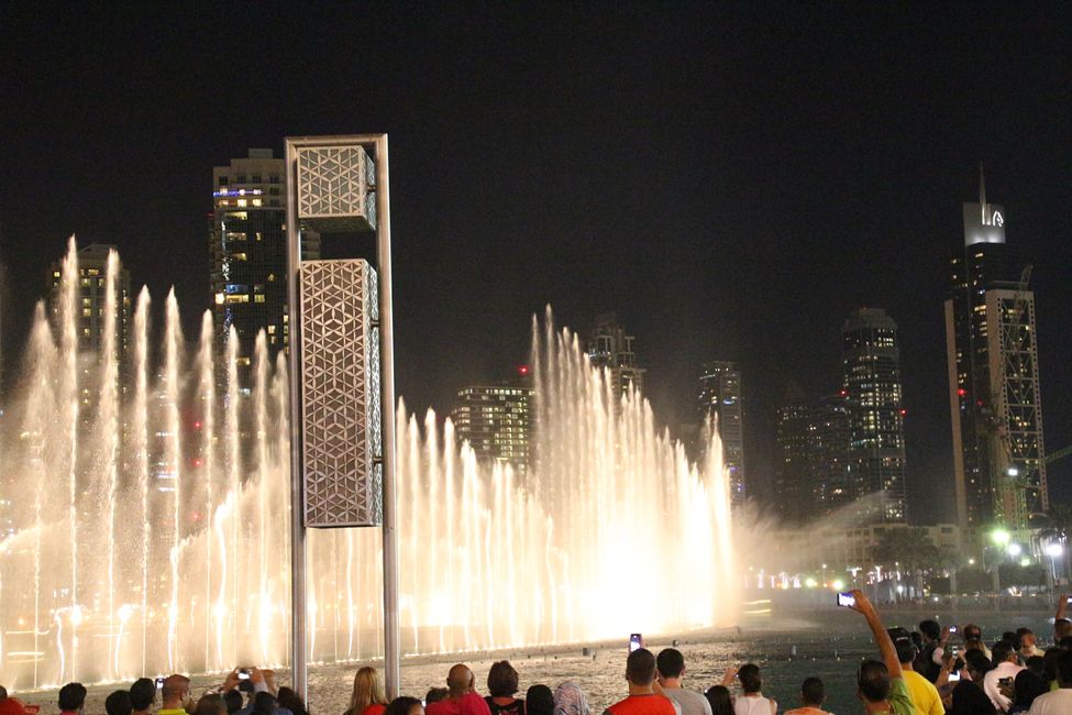 Dubai Fountain - Wasserspiele am Burj Khalifa