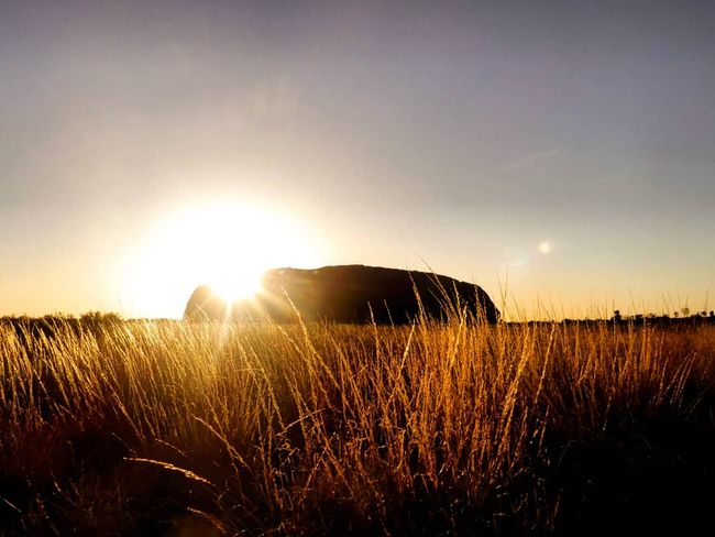Sonnenaufgang beim Uluru