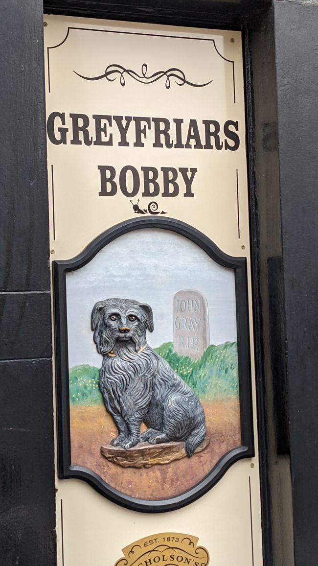 Day trip to Edinburgh - Better said Haggis is almost as good as Bobby 🐕‍🦺