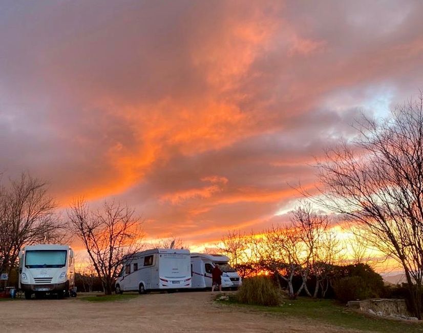 Sonnenuntergang auf dem Campingplatz in Azrou. (Foto: Brigitte)