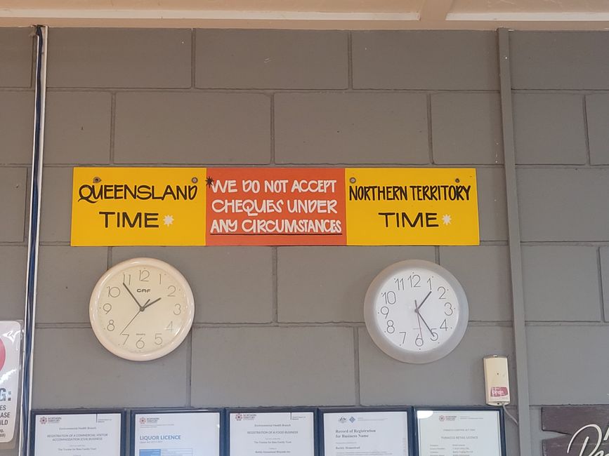 30min time difference Queensland - Northern Territory