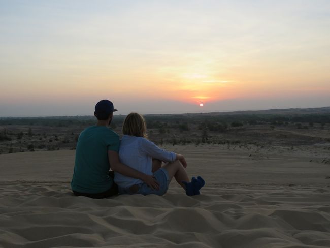 Sunrise at the white sand dunes