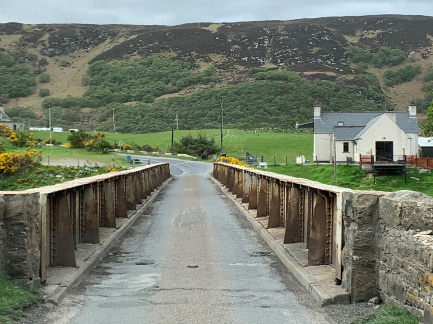 Single track bridge