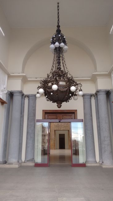 Pinacoteca Eingang und innen
