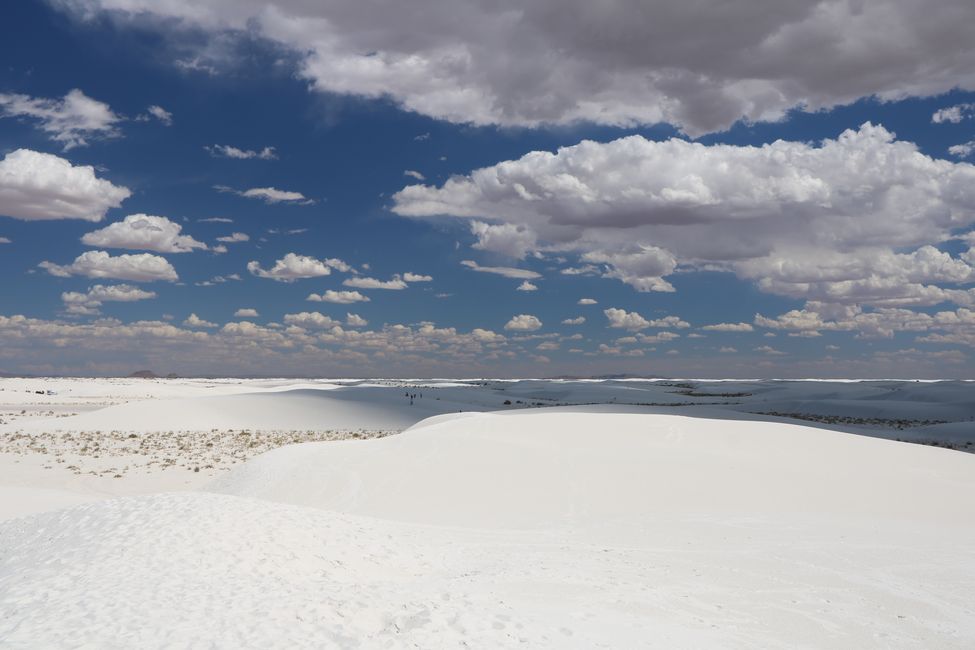White, fine sand - as far as the eye can see ...