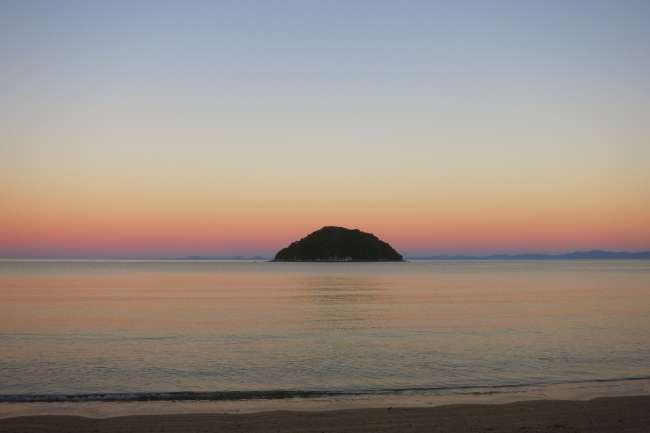 Sonnenuntergang am Onetahuti Bay