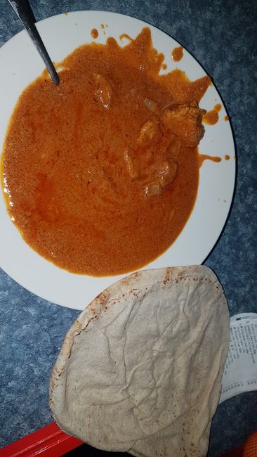 Jana kochte indisches Curry.