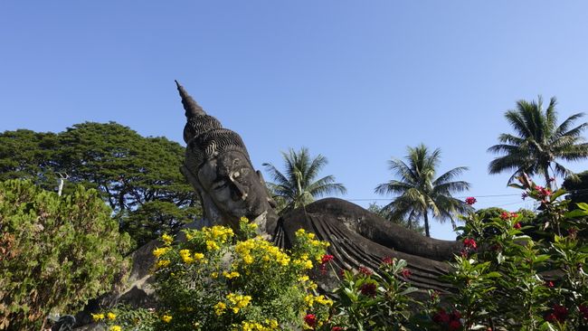 Sleeping Buddha im Buddhapark