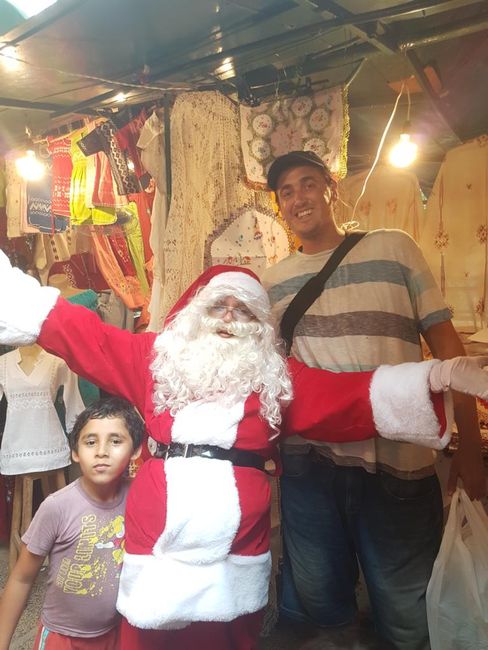 Vorweihnachtszeit in Paragauay: ausser dem WEihnachtsmann gibts gar nichts weihnachtiliches