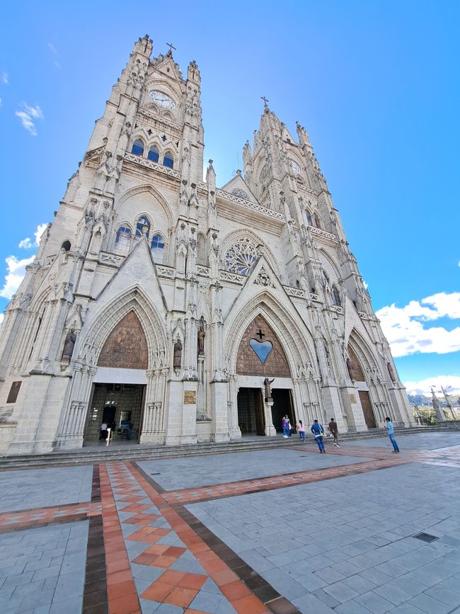 Quito - Basílica del Voto Nacional 