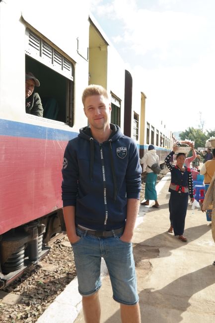 Taking a train in Myanmar - From Inle Lake to Mandalay