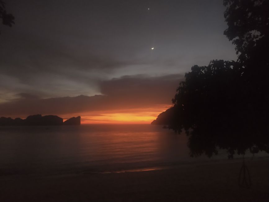 Visiwa vya Phi Phi, Bahari ya Andaman