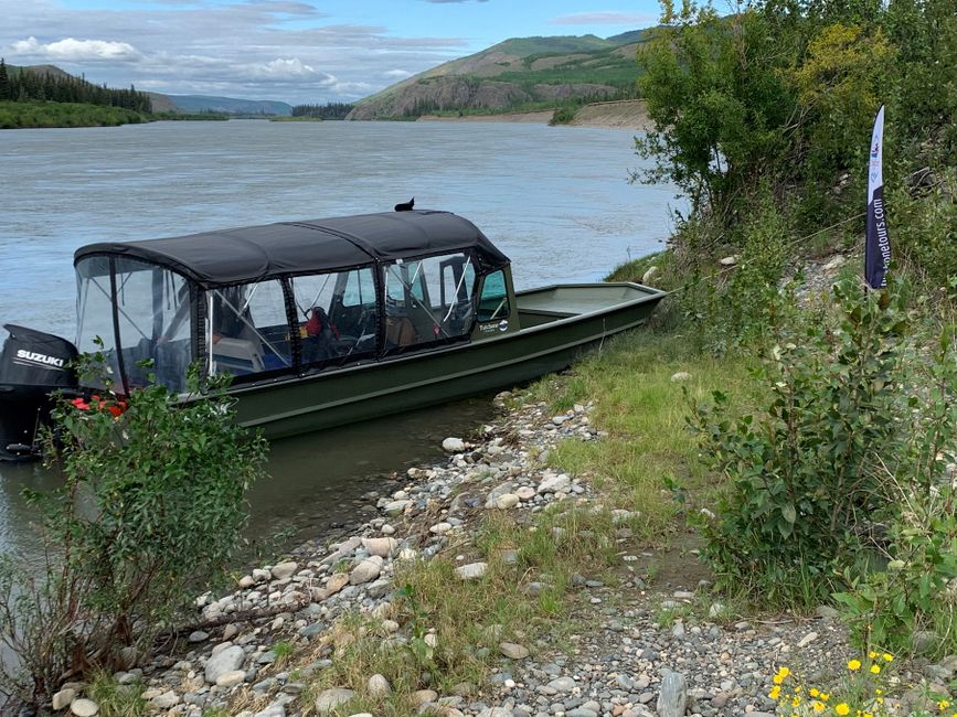 Tutchone Tours Boat