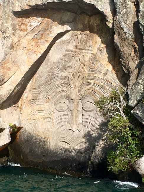 Maori-Rock-Carvings Taupo