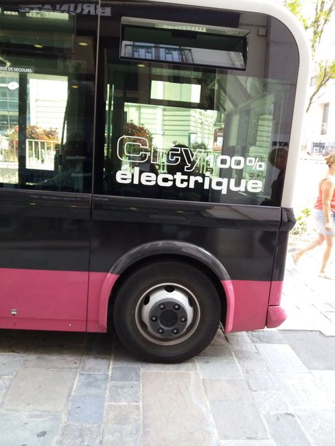 Vorbildlich! Alle städtischen Fahrzeuge  und Busse fahren in der Innenstadt mit Strom