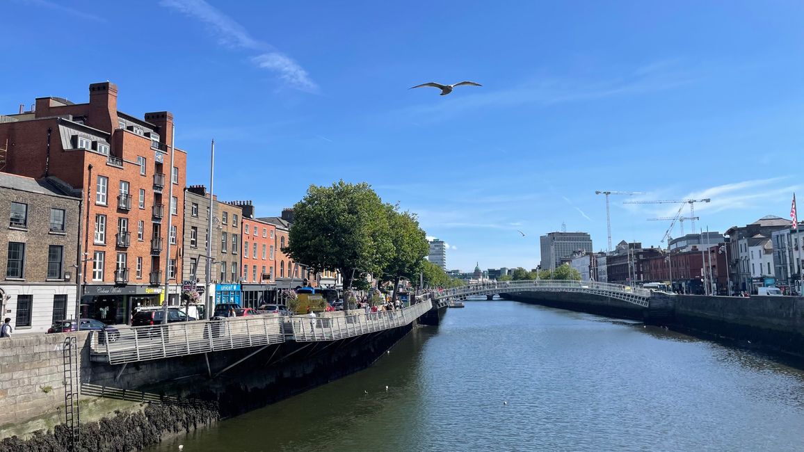 Baile Atha Cliath = Dublin