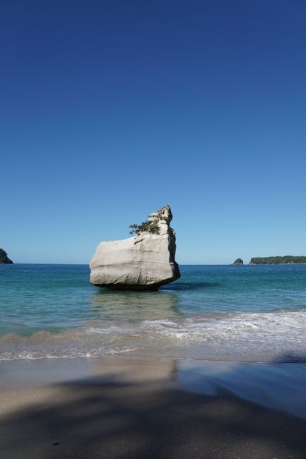 Te Horo Rock am Strand der Cathedral Cove