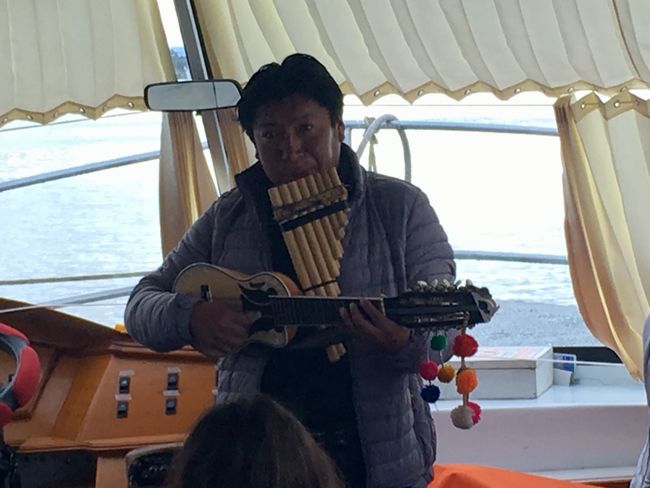 Welcome serenade on the boat