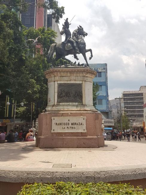 Plaza Morazan, Reiterstatue ehem. Präsident Francisco Morazan