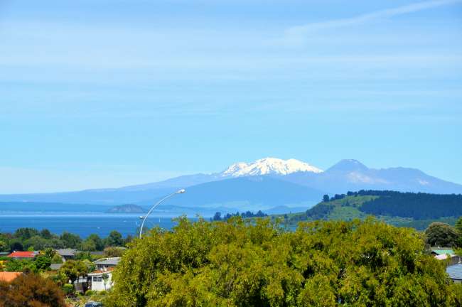The view of Mt Tongariro (left) and Mt Ngauruhoe (right) from Taupo 