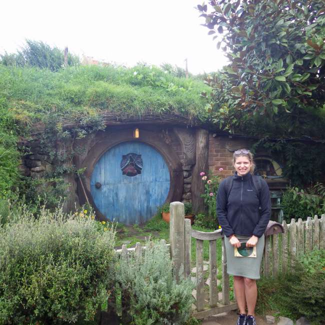Lisa in front of Bilbo's hut