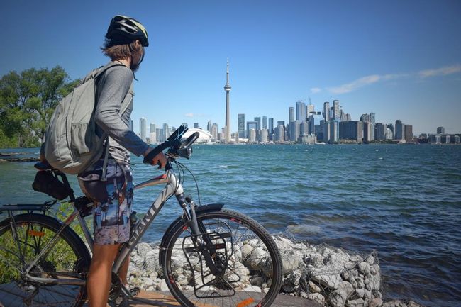 Toronto: Cycling through the urban jungle